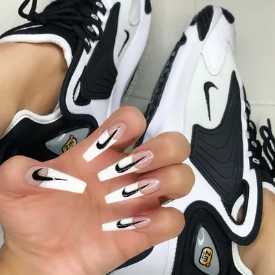 itscynderella on X: \"Throwback to these handdrawn DIOR x NIKE nails done  for @Bebelovely20 https://t.co/w5LZJQgMVN\" / X