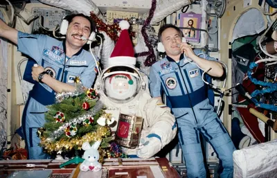 Новый новый год в космосе» — создано в Шедевруме