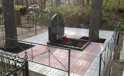 Ограда на могилу - цены в Москве | Купить ритуальные металлические оградки  на кладбище