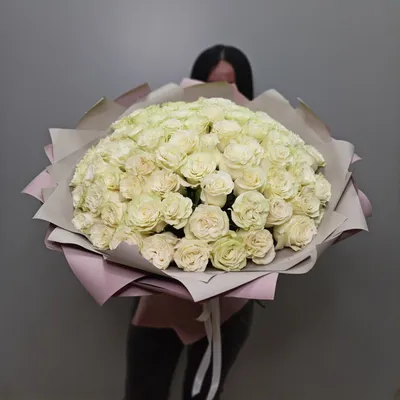 Огромный букет свежих белых роз, артикул F1151808 - 18580 рублей, доставка  по городу. Flawery - доставка цветов в