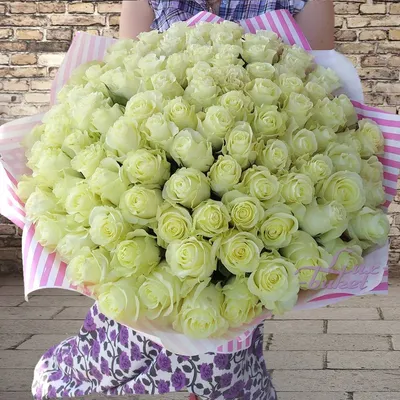 Букет из 101 розы \"Белые розы\", артикул: 200299 в интернет магазине  EnjoyFlowers.ru ❀ с доставкой по Москве