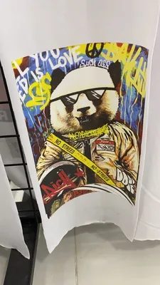 Купить картину-постер \"Гламурная панда в очках облизывает розовый леденец\"  с доставкой недорого | Интернет-магазин \"АртПостер\"