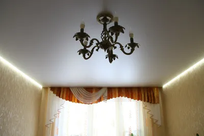 Парящие натяжные потолки в Томске - цена 1300 руб с подсветкой
