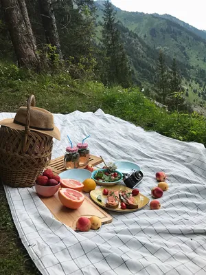 Пикник в горах | Picnic, Picnic inspiration, Summer picnic
