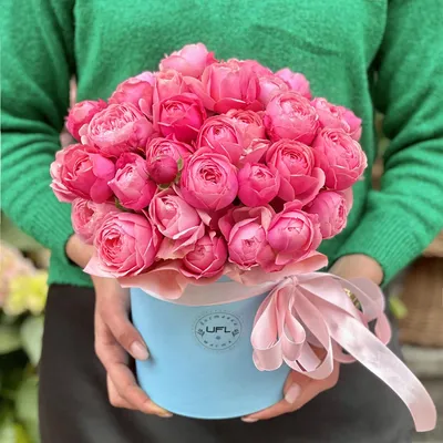Купить пионовидные розы \"нежный коралл\" в коробке в Зеленограде в  интернет-магазине «Империя Цветов»