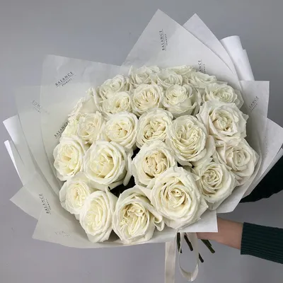 Пионовидные розы в коробочке, артикул: 333081750, с доставкой в город  Москва (внутри МКАД)