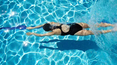 Польза плавания в бассейне - 10 причин заняться плаванием