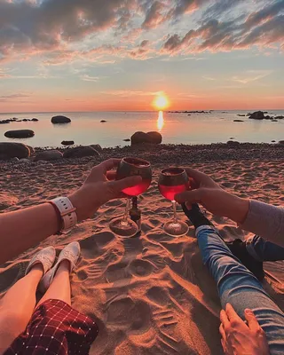 𝐉𝐮𝐥𝐢𝐚 𝐒𝐡𝐯𝐞𝐭𝐬 🧸 в Instagram: «❤️» #sunset #date #beach #love  #wine #romance #закат #свидание #пляж #любовь#вино #романтика