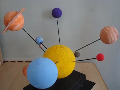 Поделки в детский сад и в школу ко Дню Космонавтики: 100 креативных идей на  тему Космос