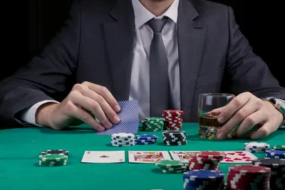 Покер помогает успешнее торговать на бирже. К такому выводу пришли в ФРС ::  РБК Pro