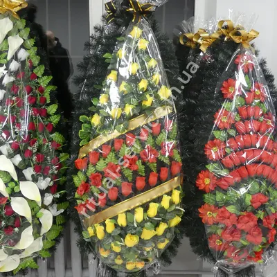 Венки ритуальные на похороны купить | Цены на траурные венки из  искусственных цветов в Канске