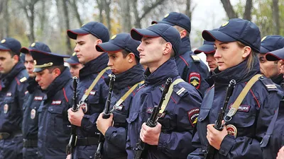 Как менялась форма полиции России с течением времени? ⠀ Полиция России  появилась в 1718 году по указу Петра I. Еще тогда сложилась традиция… |  Instagram