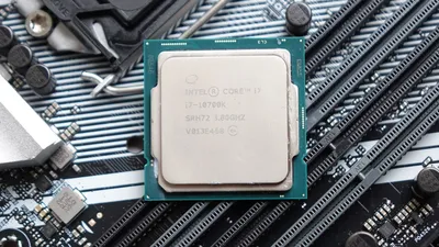 Как один 32-ядерный процессор AMD победил два 28-ядерных CPU Intel. Хотя и  с оговорками