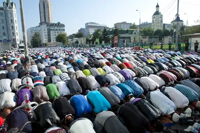 Russia Photos: Ramadan Ends in Moscow | Eurasianet
