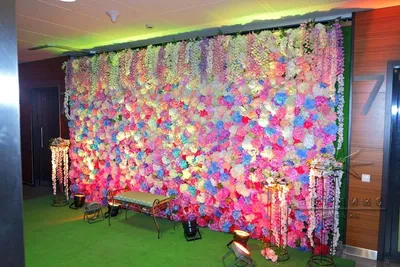 Аренда | 4,5 метровая цветочная фотозона на 8 Марта в Бизнес Центре -  Артмикс Дизайн