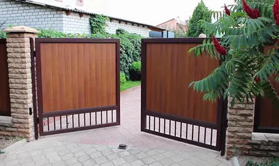 Металлические распашные ворота купить с установкой по цене от 23000 руб.