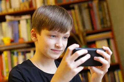Ребенок в телефоне – советы для преодоления зависимости от гаджетов —  online.ua