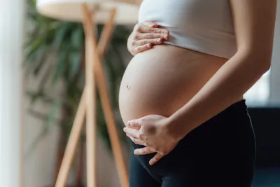 По ту сторону живота: как живет малыш в утробе | WOMAN