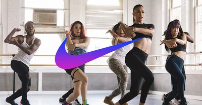 Я сгенерировал в нейросети рекламу кроссовок Nike, которую хотел бы увидеть  сам