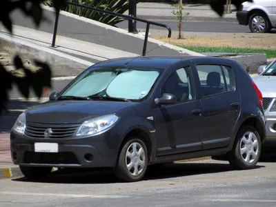 File:Renault Sandero 1.6 Expression 2011 (15312290284).jpg - Wikimedia  Commons