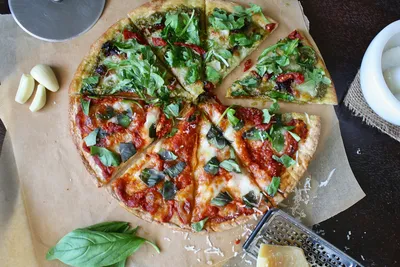 пицца с сыром на дровах, картинка пиццы фон картинки и Фото для бесплатной  загрузки