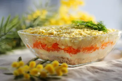 Легкие салаты – рецепты полезных салатов на 8 марта 2020