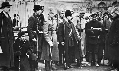 02. 27 февраля. Восставшие волынцы и революционные солдаты… | Flickr
