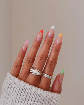 tanyaa_nails | витражный маникюр с красным градиентом / маникюр к 8 марта /  весенний маникюр / дизайн ногтей | Дзен