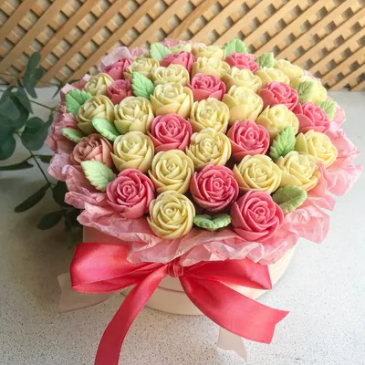 Купить Розы в коробке «Лучик» из каталога Цветы в коробке в Сыктывкаре -  «Флориска».