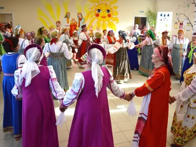 Русский народный танец хоровод» — создано в Шедевруме