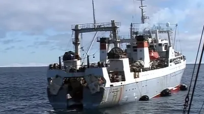 В Японском море пропал российский рыболовный траулер \"Восток\"