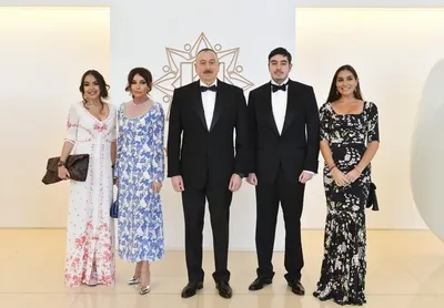 Лейла Алиева поздравила Мехрибан Алиеву с днем рождения - ВИДЕО