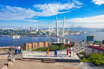 В четырех скверах Владивостока развернулись праздничные мероприятия в честь  162-летия города - KP.RU