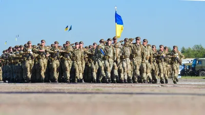 6 декабря - День Вооруженных сил Украины: Порошенко поздравил украинских  военных с праздником