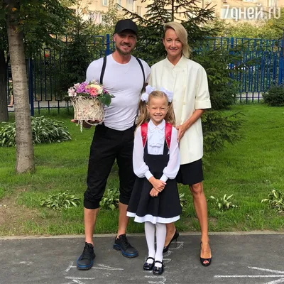В этом году Вера во 2, Ваня в 5, а Вика в мечтах о школе)) Её все с  первоклашкой путали, но ещё два года в детском саду 💃 | Instagram