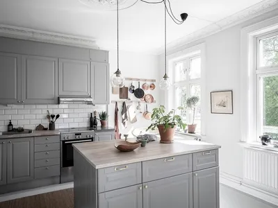 Лучшие идеи дизайна кухни в серо-белых тонах – фото реальных интерьеров и  советы