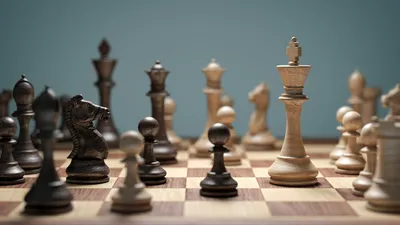Шахматные фигуры на доске стоковое изображение. изображение насчитывающей  различно - 32411843