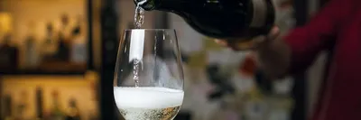 С чем и как правильно пить шампанское: советы и пошаговые инструкции от  сомелье