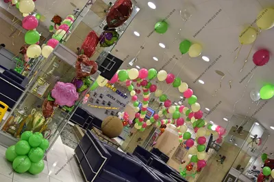 Воздушные золотые шарики на 8 марта купить в Москве - заказать с доставкой  - артикул: №2251
