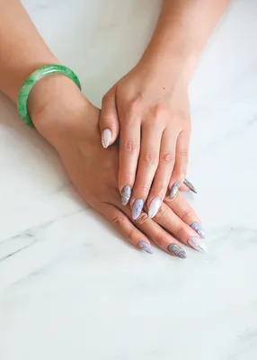 Your Step-by-Step Guide to DIY Shellac Nails at Home