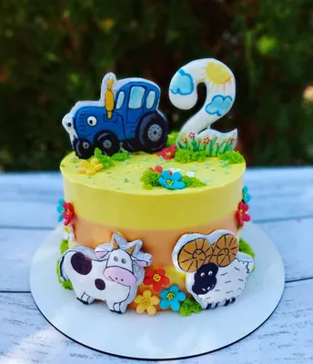 Торт синий трактор | Instagram
