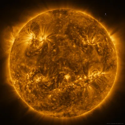 Европейский зонд Solar Orbiter сфотографировал Солнце с самого близкого  расстояния в истории