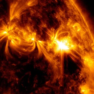 Чем опасны вспышки на Солнце: мнения врачей, что делать, чтобы уберечься |  360°