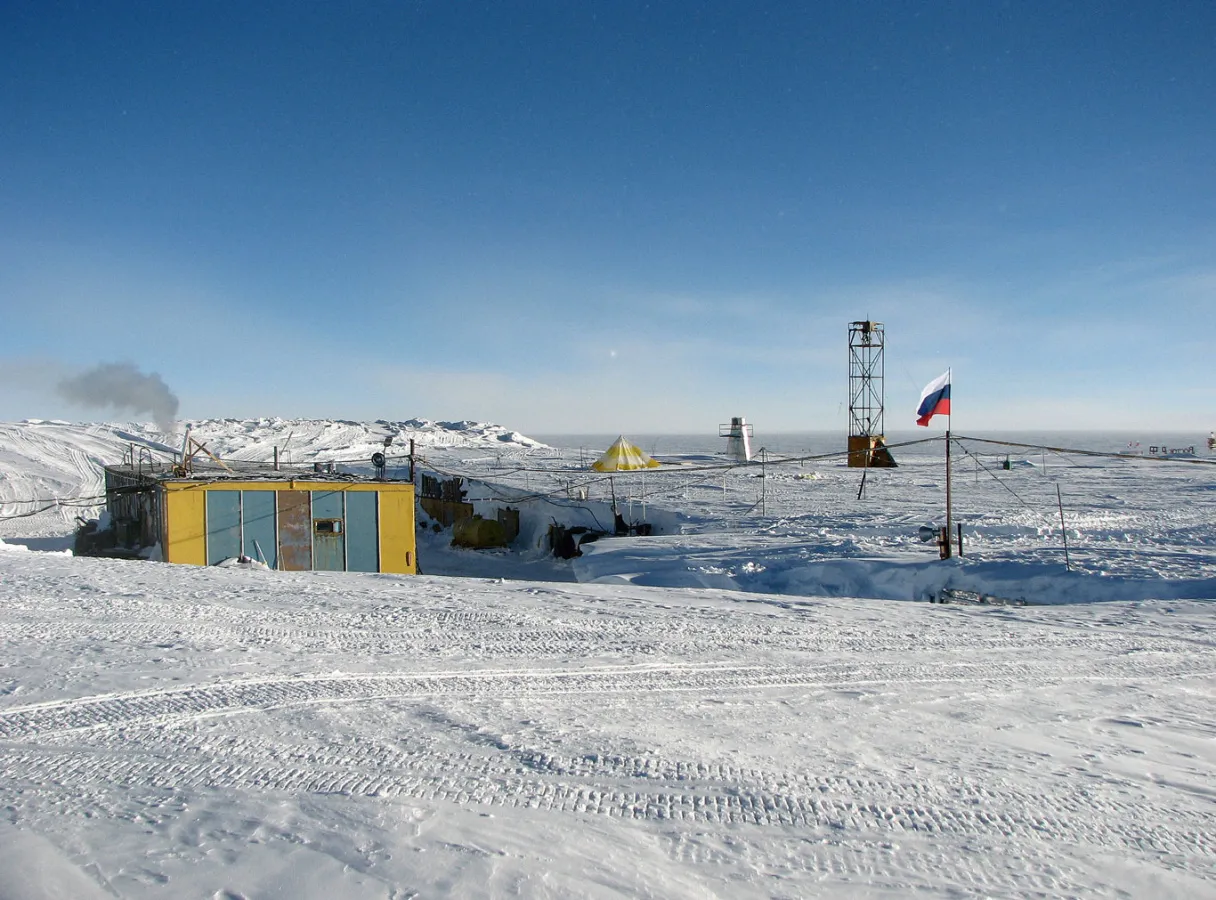 Восточный пункт россии. Станция Восток Антарктида. Полярная станция Восток в Антарктиде. Восток 2 Полярная станция. Восток-1 (антарктическая станция).