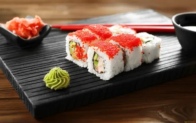 Японский Ресторан Суши Блюдо — стоковые фотографии и другие картинки Суши -  Суши, Футомаки, Японская кухня - iStock