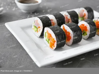 С чем подают суши и роллы? Лучшие блюда и соус для суши - Watatsumi