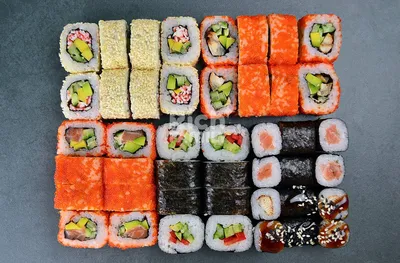 File:Typical japanese sushi set.jpg - Wikipedia