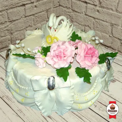 Купить свадебный торт двухъярусный с кольцами на заказ по цене 2 490 ₽ за 1  кг в Москве