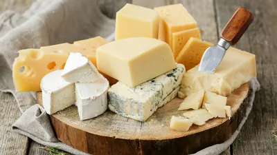 Какой сыр вредный рассказал диетолог | РБК Украина