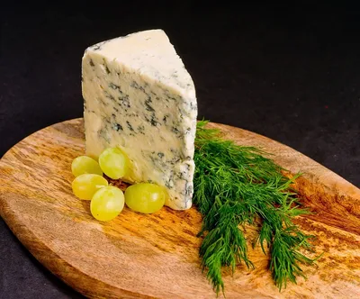 Сыр с плесенью President Ле Блю 50% 100г шт из каталога Сыры